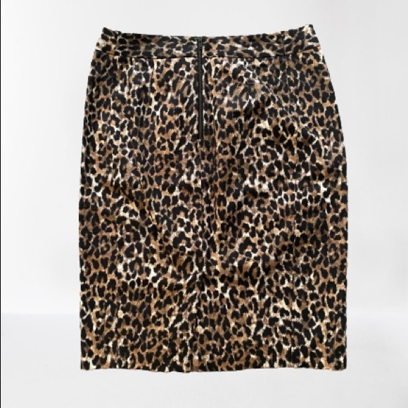 Ann Taylor Loft Leopard Pencil Skirt - size 2 - Picture 3 of 4